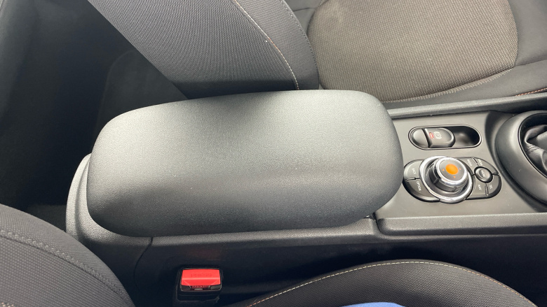 MINI Clubman 1.5 Cooper 6dr Petrol Estate